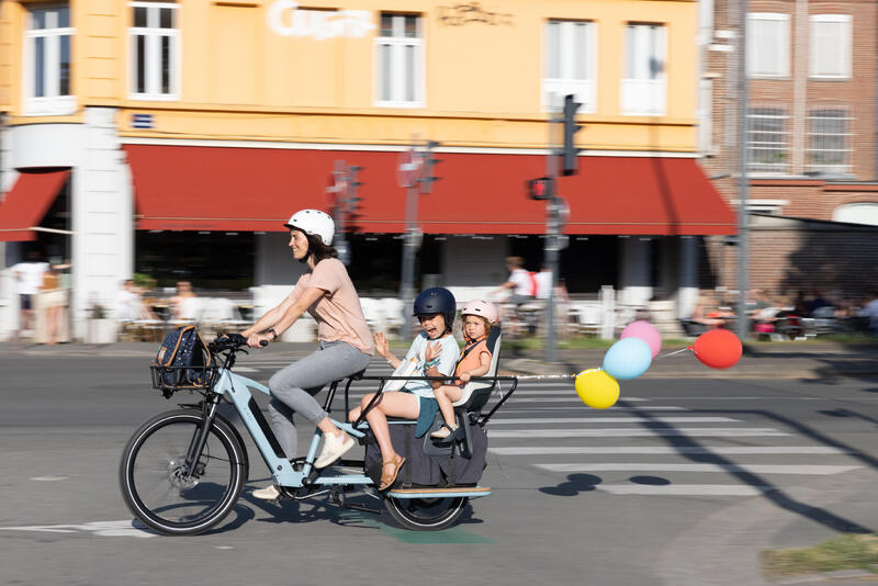 Ich will mein Kind auf dem Fahrrad mitnehmen, welche Lösungen gibt es?