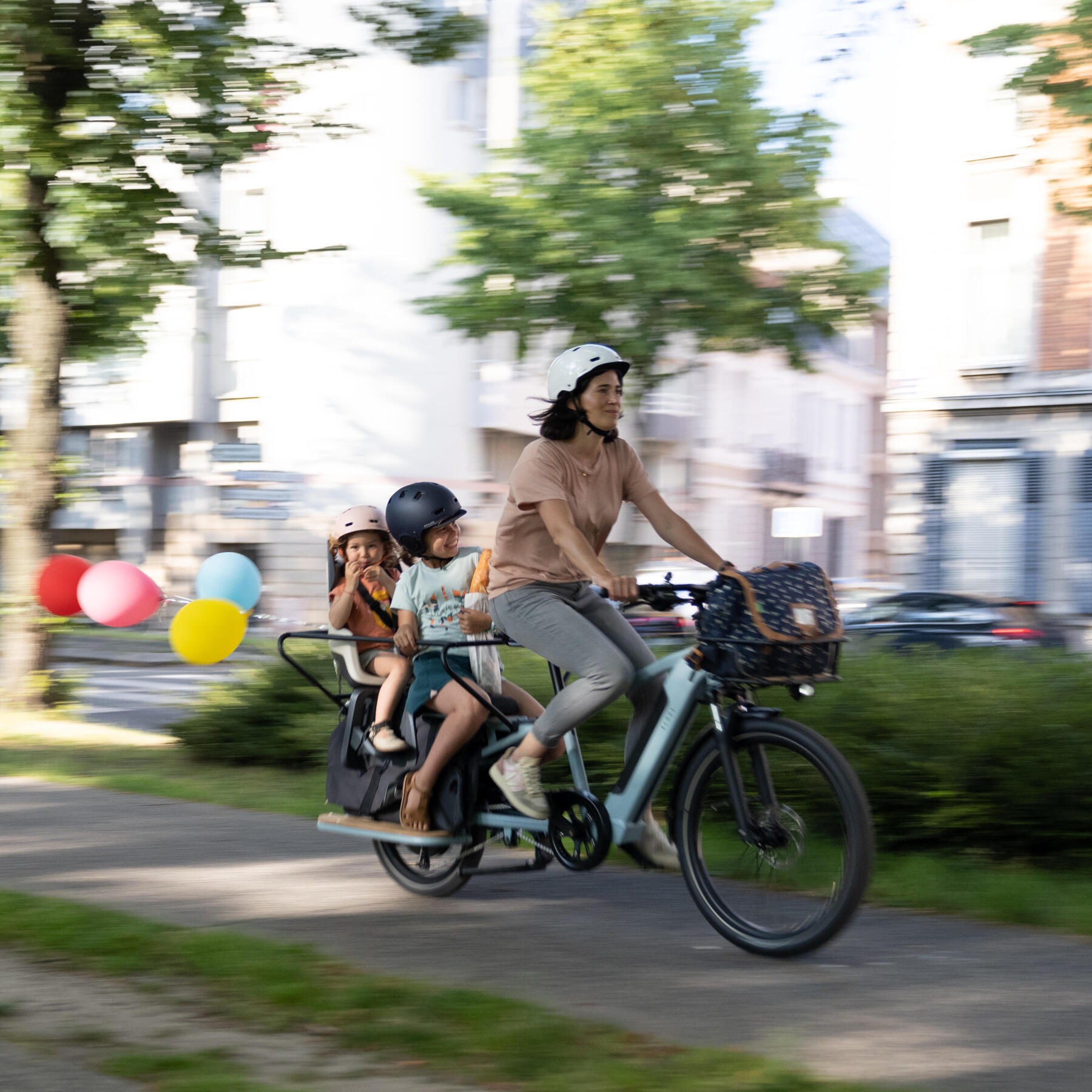 Porte bebe devant sale velo