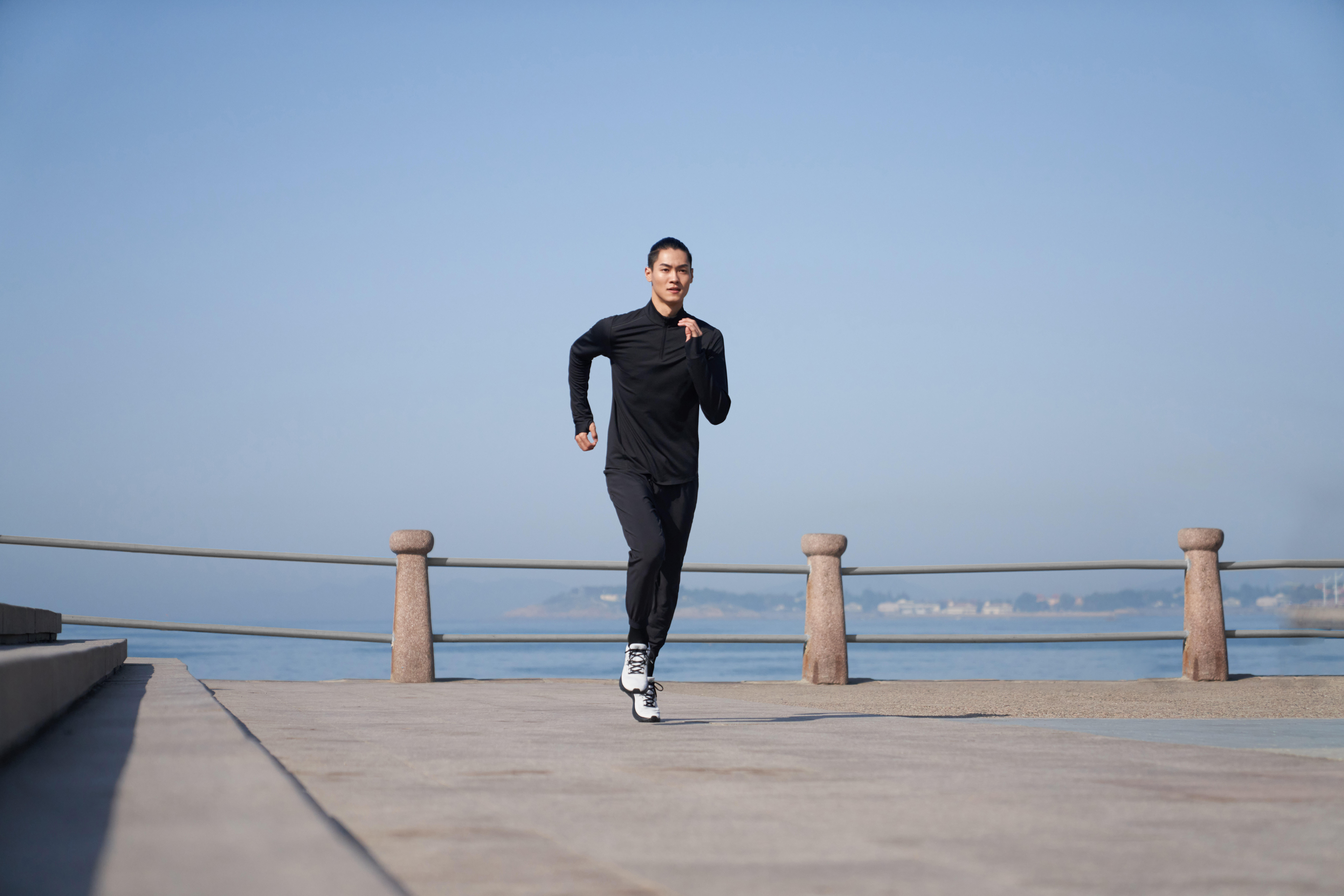 Men's Long-Sleeved Running Shirt - Black - KALENJI