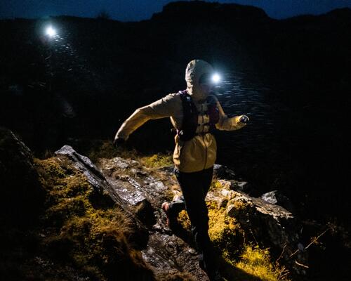 Trail e iluminação: Prepare-se para correr à noite 