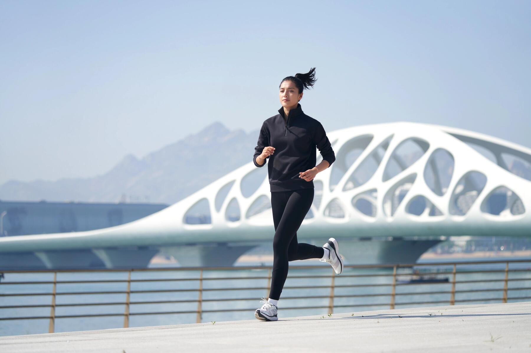 mujer haciendo running