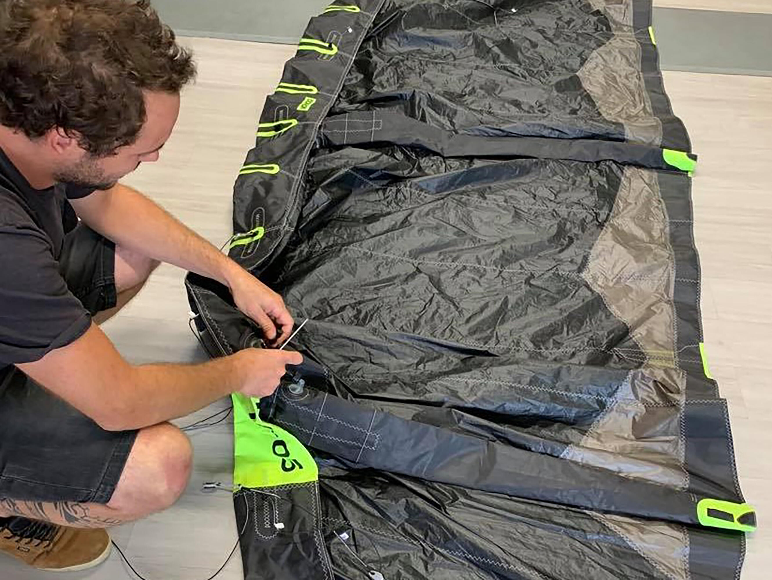 WORKSHOP Austausch der aufblasbaren Bladder der Fronttube von Kitesurf oder Wing 