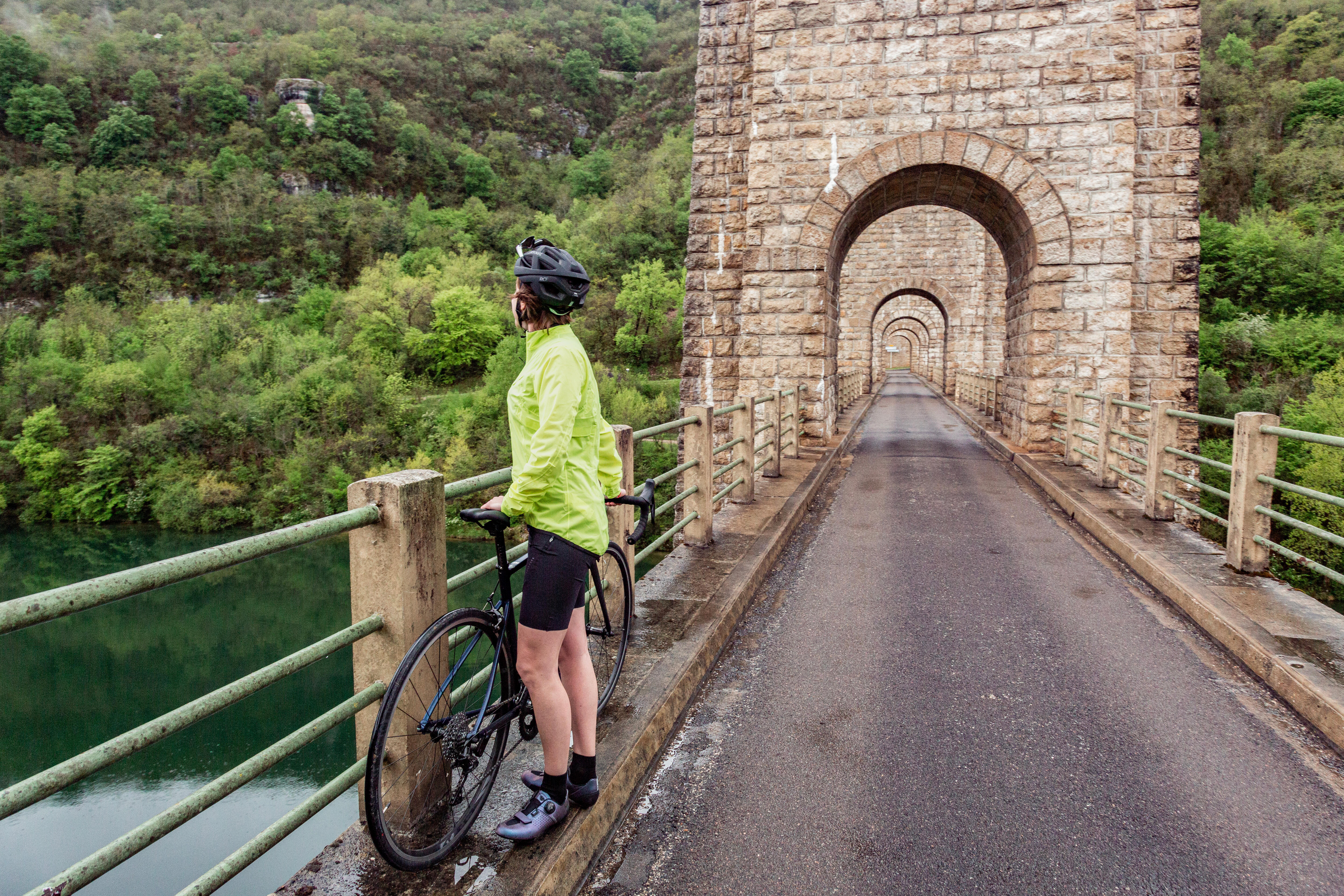 WOMEN'S RACER RAIN JACKET YELLOW