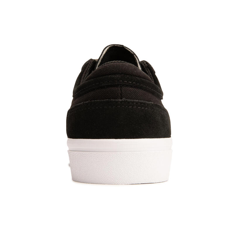 Chaussures vulcanisées de skateboard adulte VULCA 500 II noire / blanche.