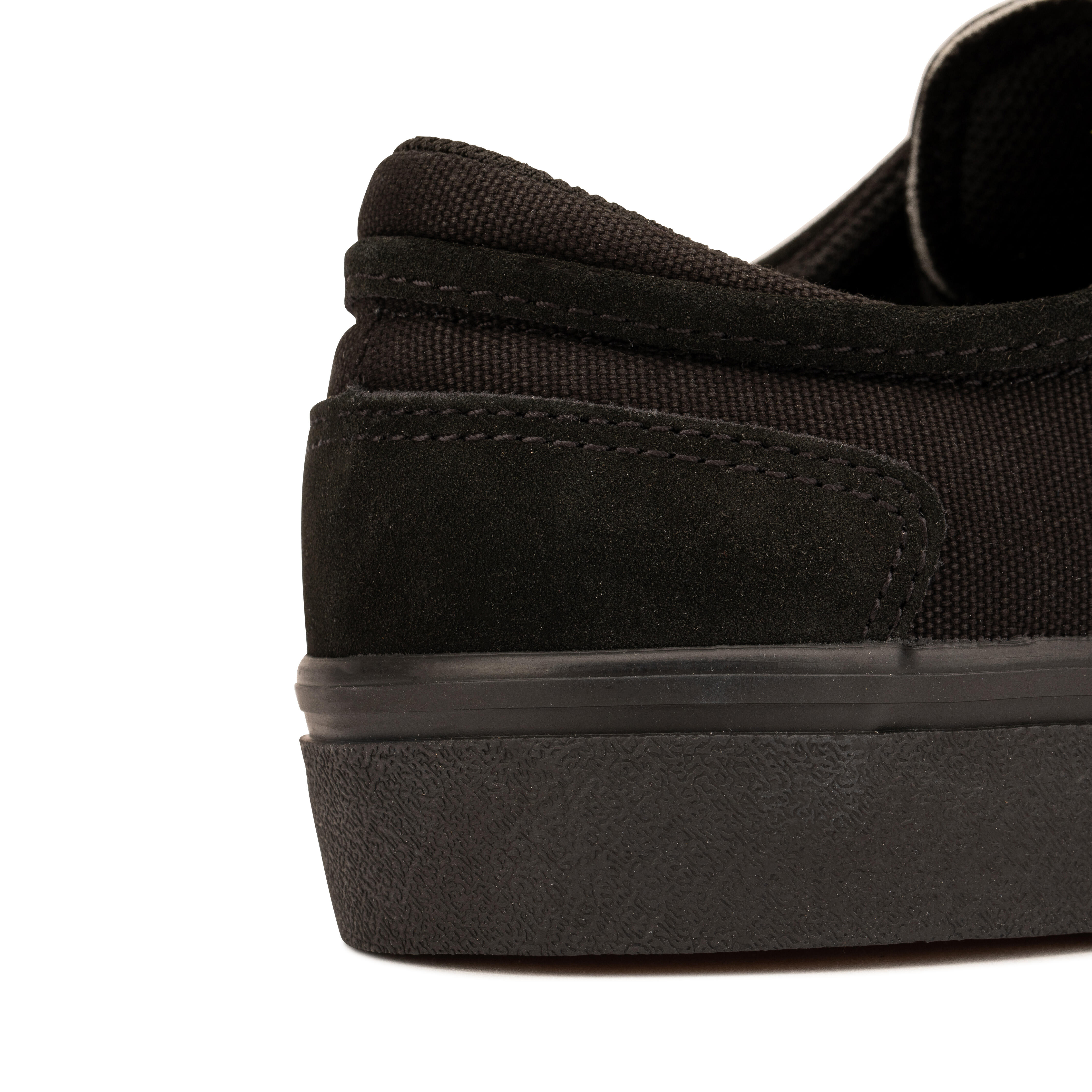 VULCA 500 II black / black vulcanized adult skateboard shoes.