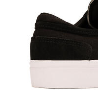 Chaussures vulcanisées de skateboard adulte VULCA 500 II noire / blanche.