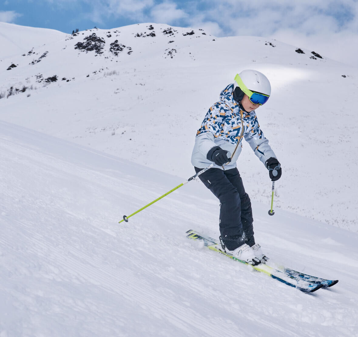 Guide for Novice Skiers: What Equipment Do We Need?