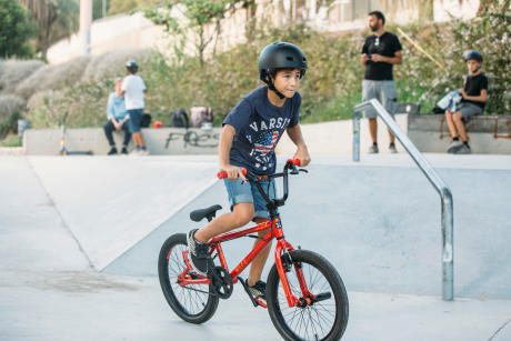 bmx_rouge_garçon bmx_rouge_garçon