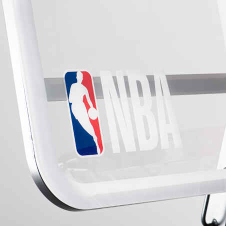Tablero de baloncesto NBA ajustable con llantas Tarmak B900