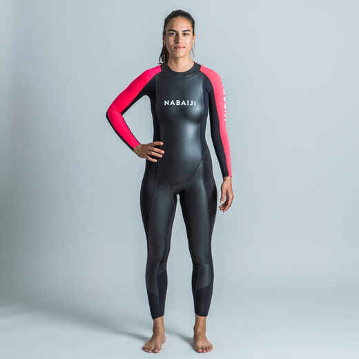 
      Moteriškas neopreninis plaukimo kostiumas 2/2 mm
  