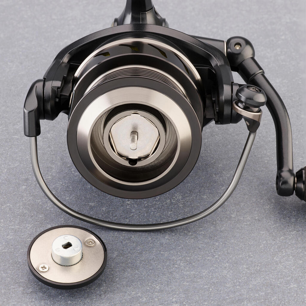 Feeder fishing reel Bauxit 500, size 3000.