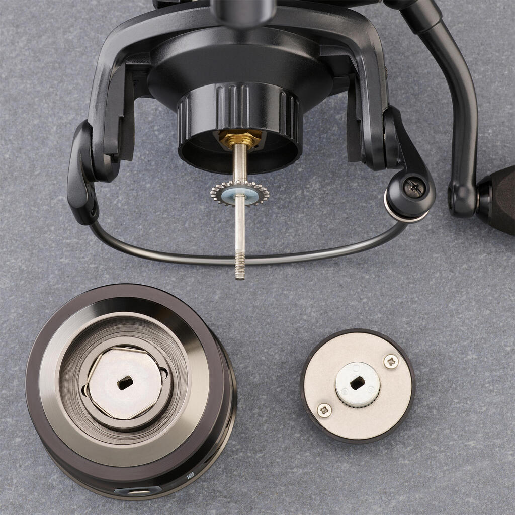 Feeder fishing reel Bauxit 500, size 3000.