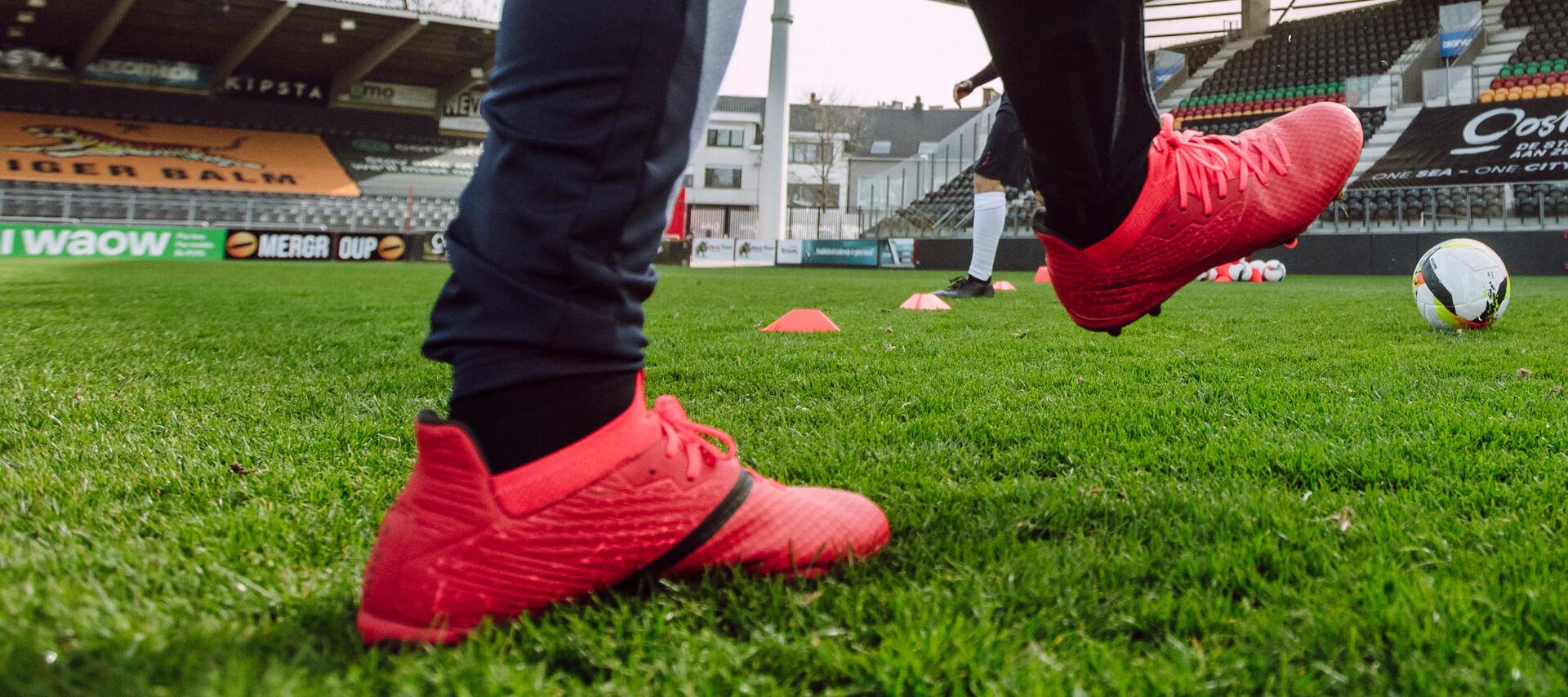 Tus zapatos de fútbol mejoran tu desempeño en la cancha