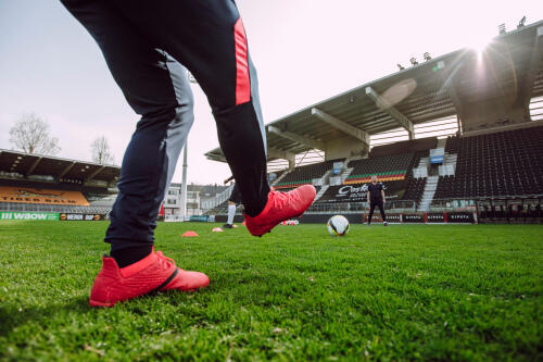 Tus zapatos de fútbol mejoran tu desempeño en la cancha