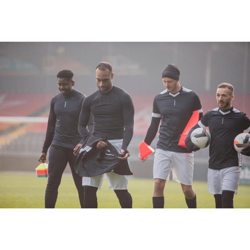 Como escolher a sua camisola interior de futebol?