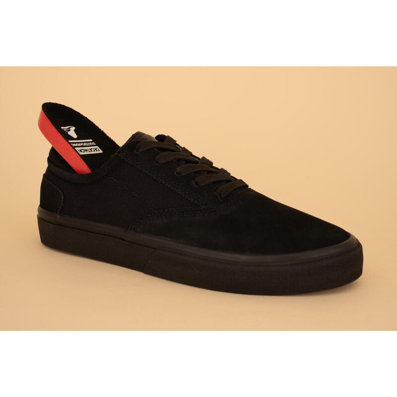 Chaussures vulcanisées de skateboard adulte VULCA 500 II noire / noire.