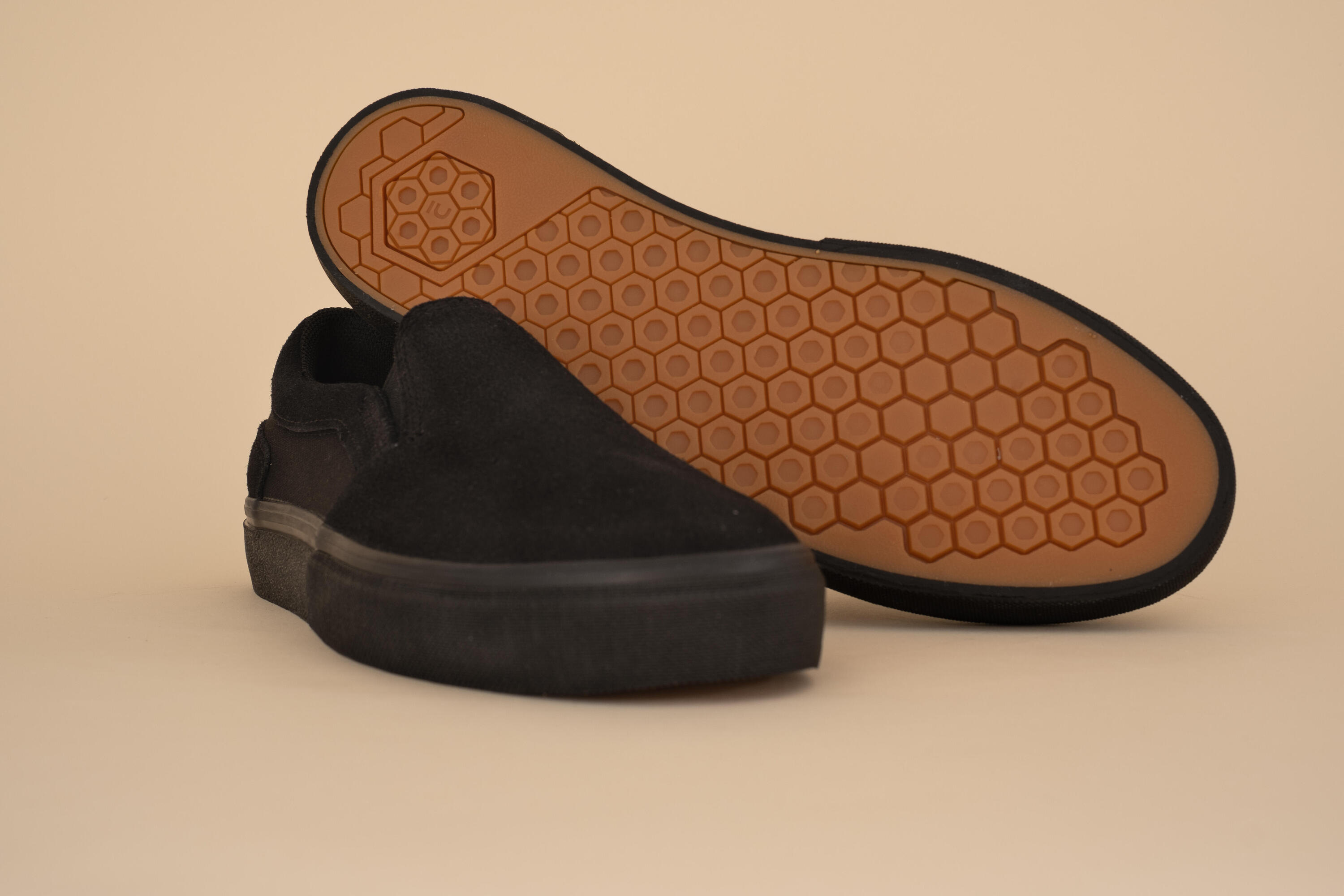 Chaussures basses de skateboard sans lacets adulte VULCA 500 slip-on noire 16/22