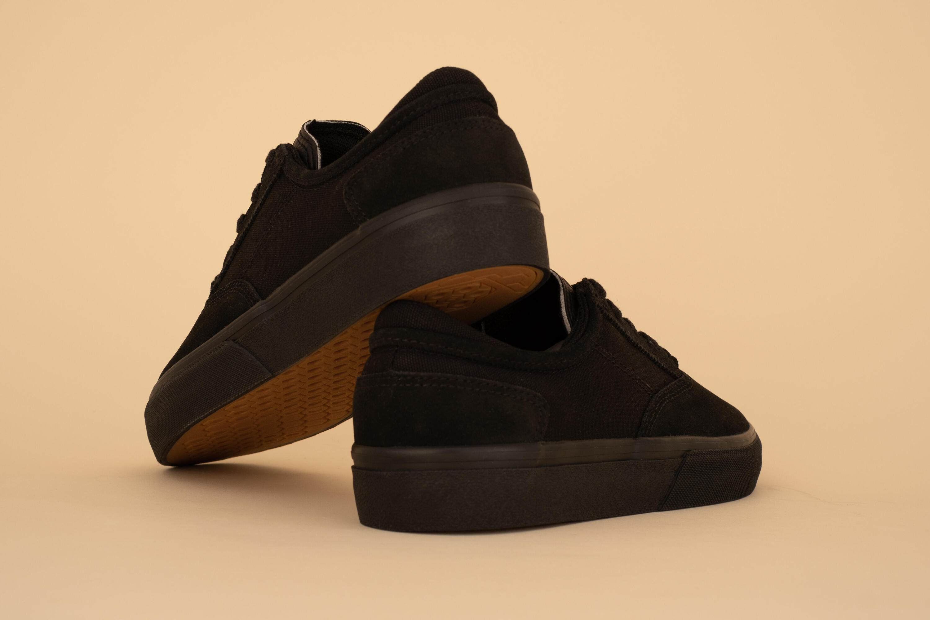 Chaussures vulcanisées de skateboard adulte vulca 500 ii noire / noire. 22/23