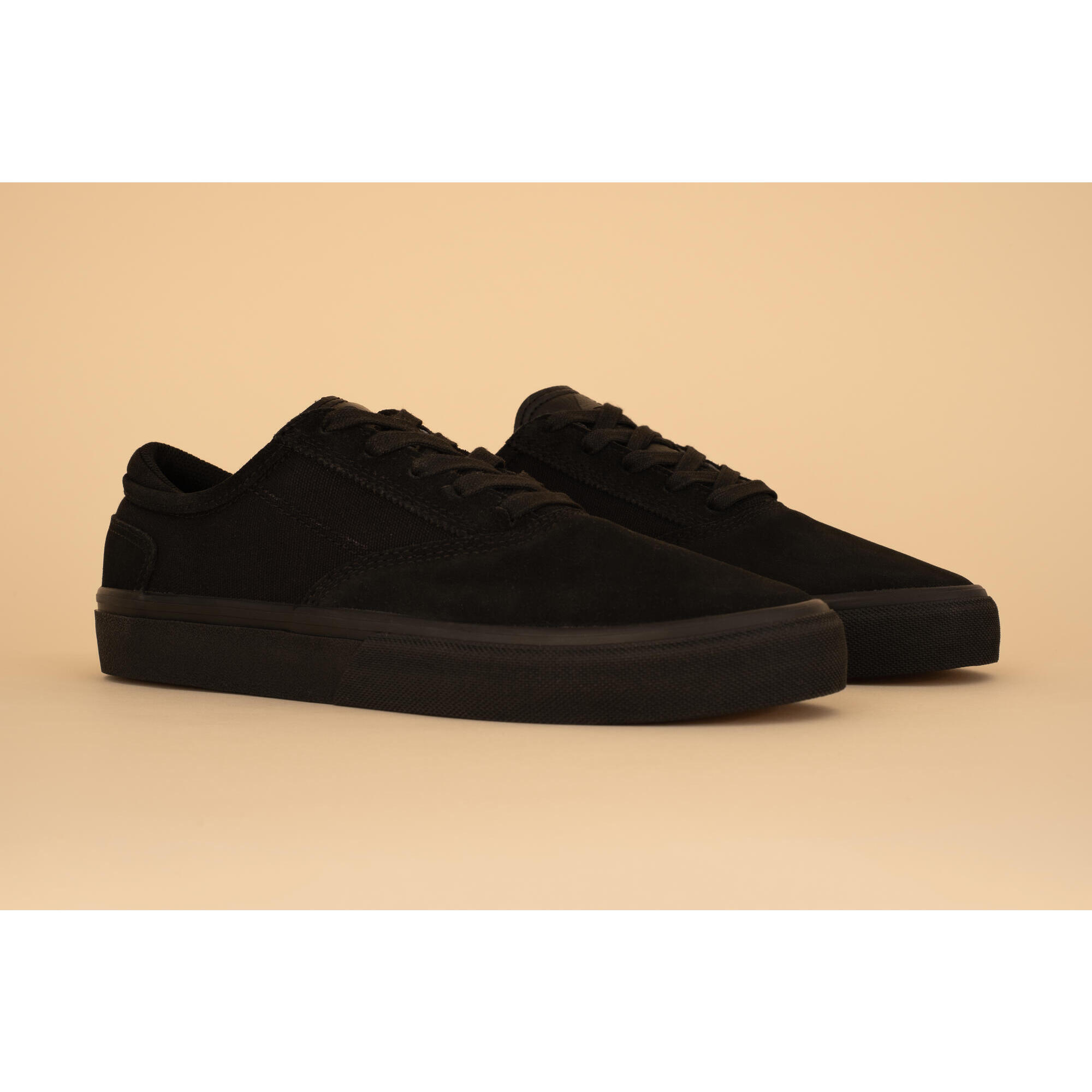 VULCA 500 II black / black vulcanized adult skateboard shoes.