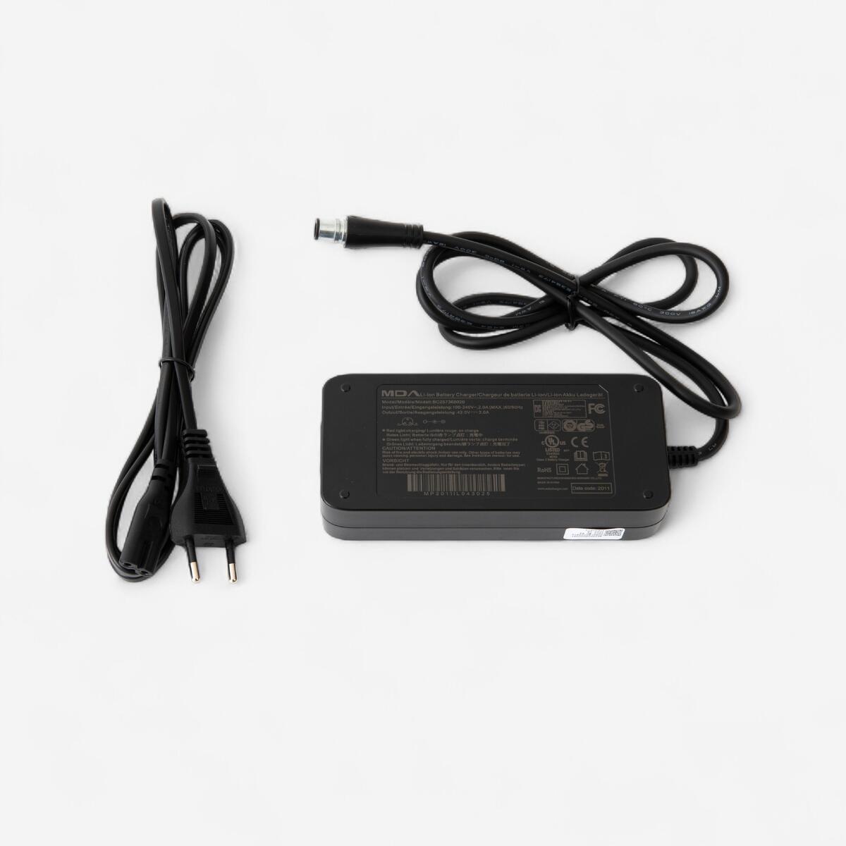 Chargeur pour trottinettes électriques R900E et R920E