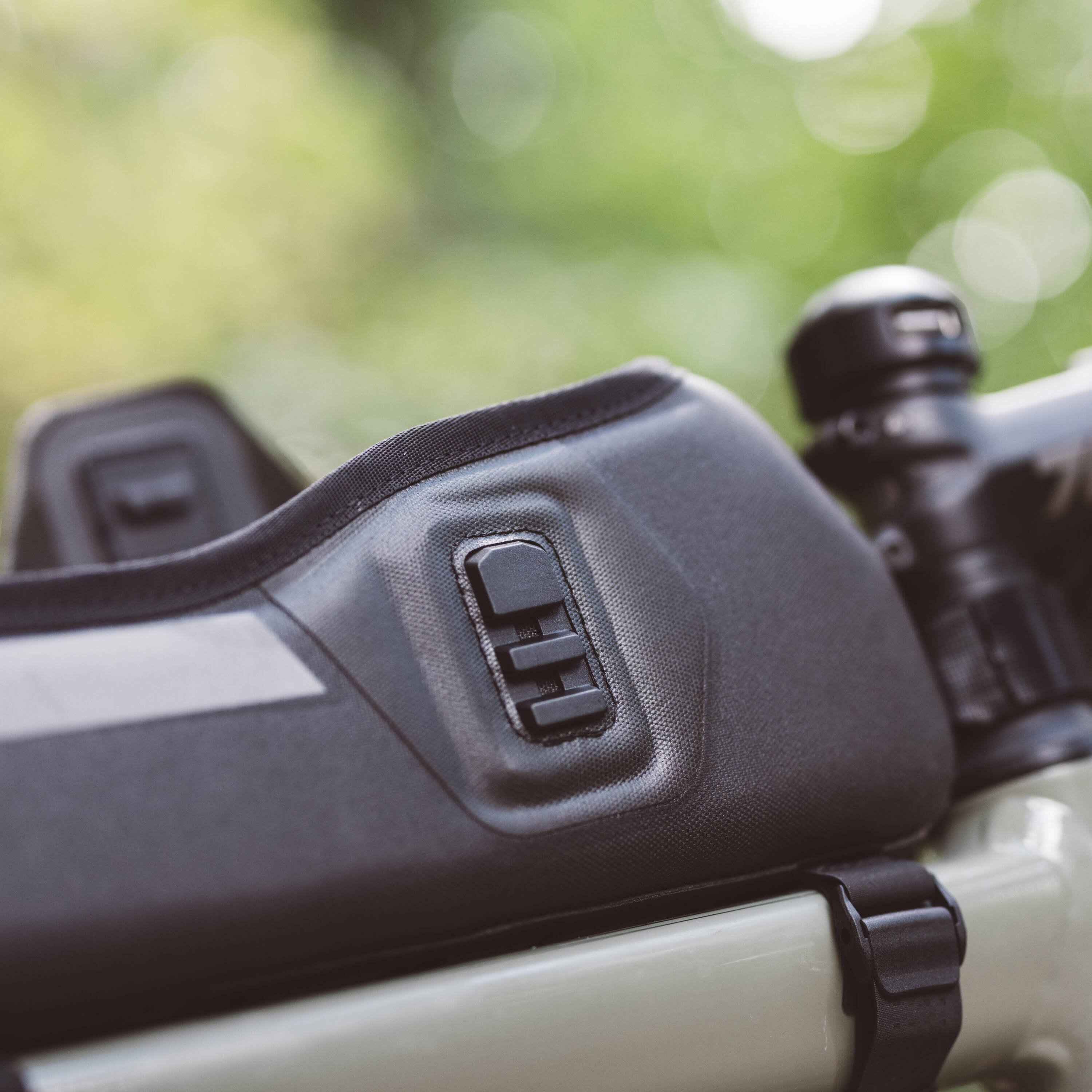 1 L Bikepacking Waterproof Top Tube Bag ADVT 900 -  5