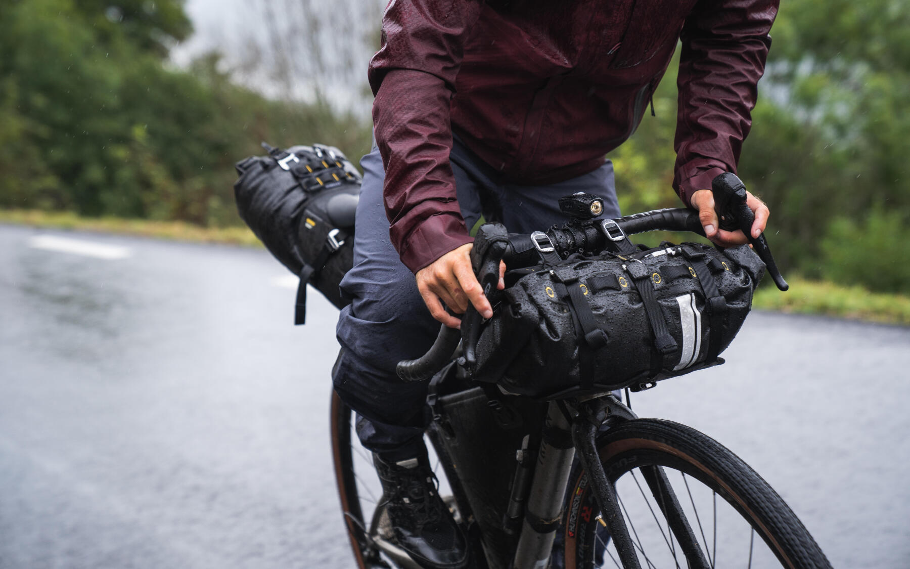 Como equipar a minha bicicleta de gravel para bikepacking?
