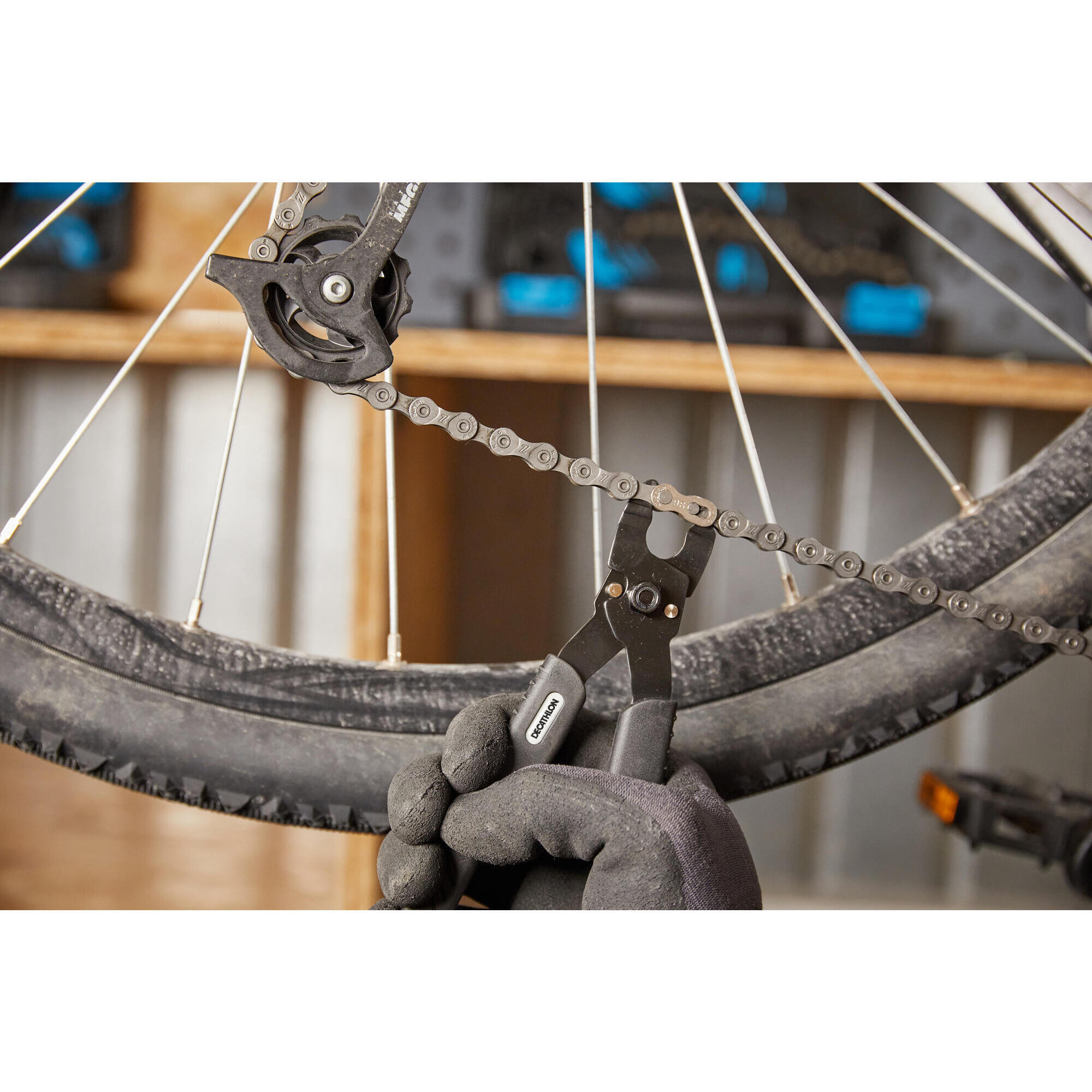 QUICK-RELEASE BICYCLE CHAIN CLAMP