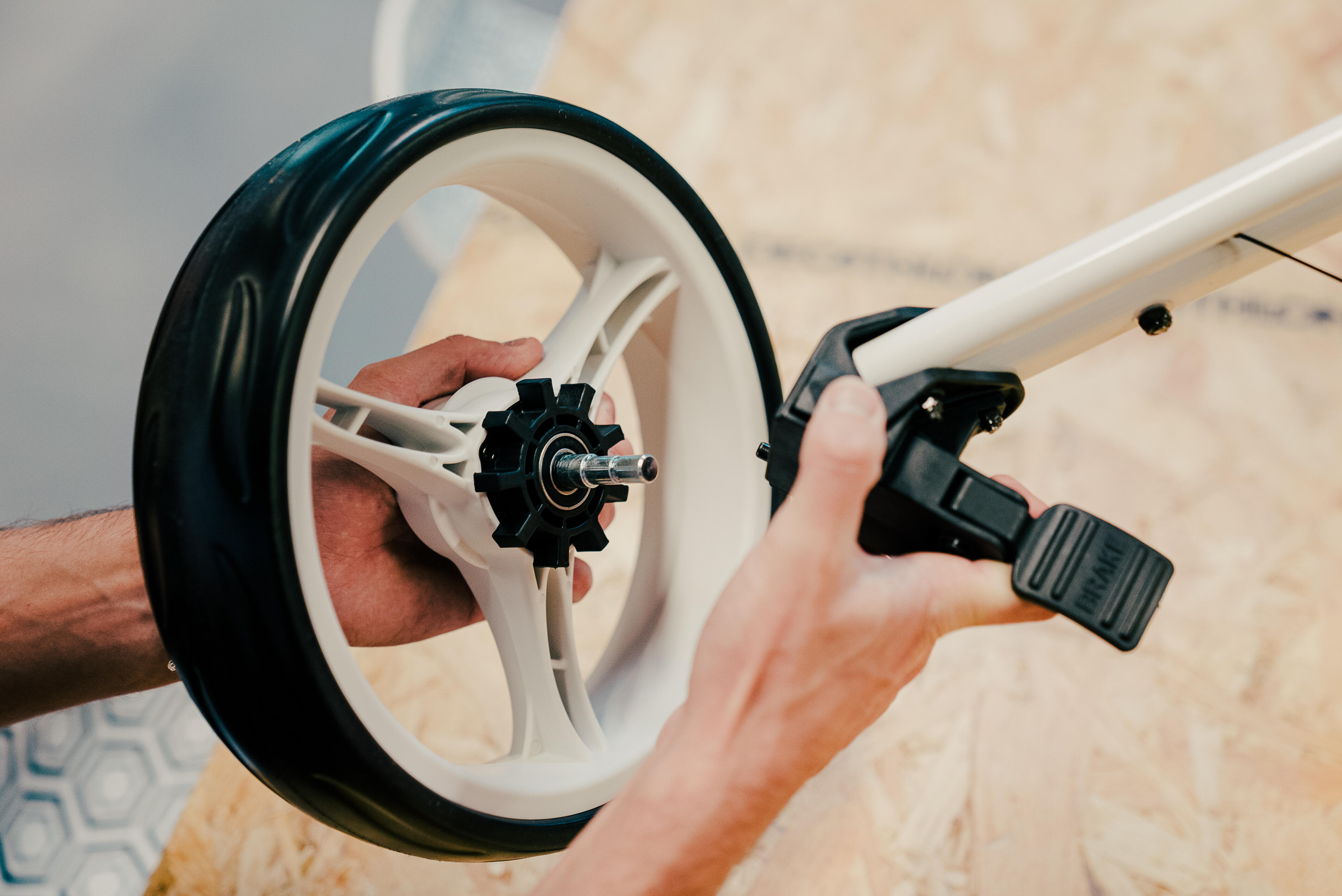 Remplacement de roue de chariot de golf - WORKSHOP