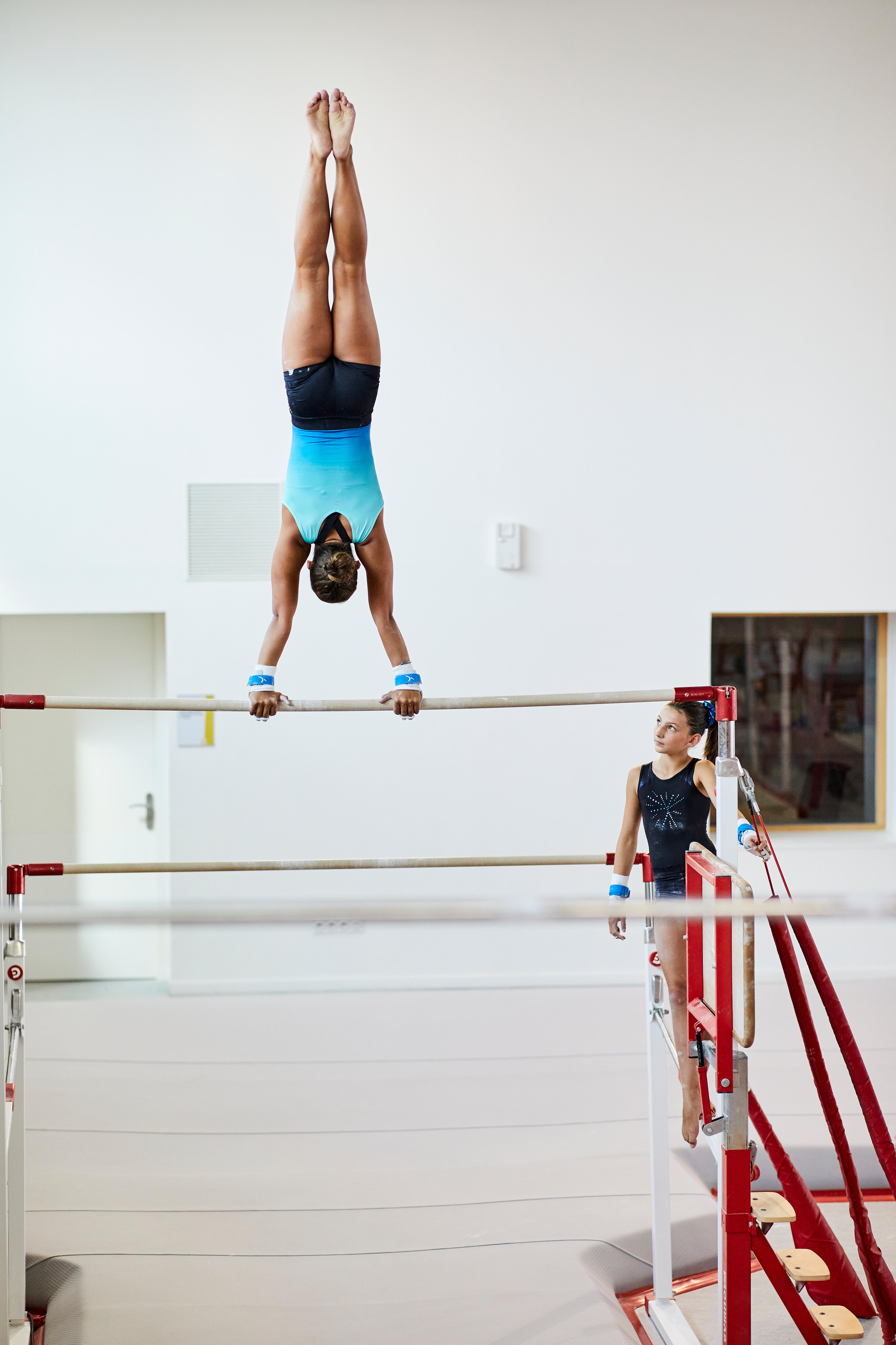 PANTALONCINI DA GINNASTICA DA RAGAZZA NERO 100