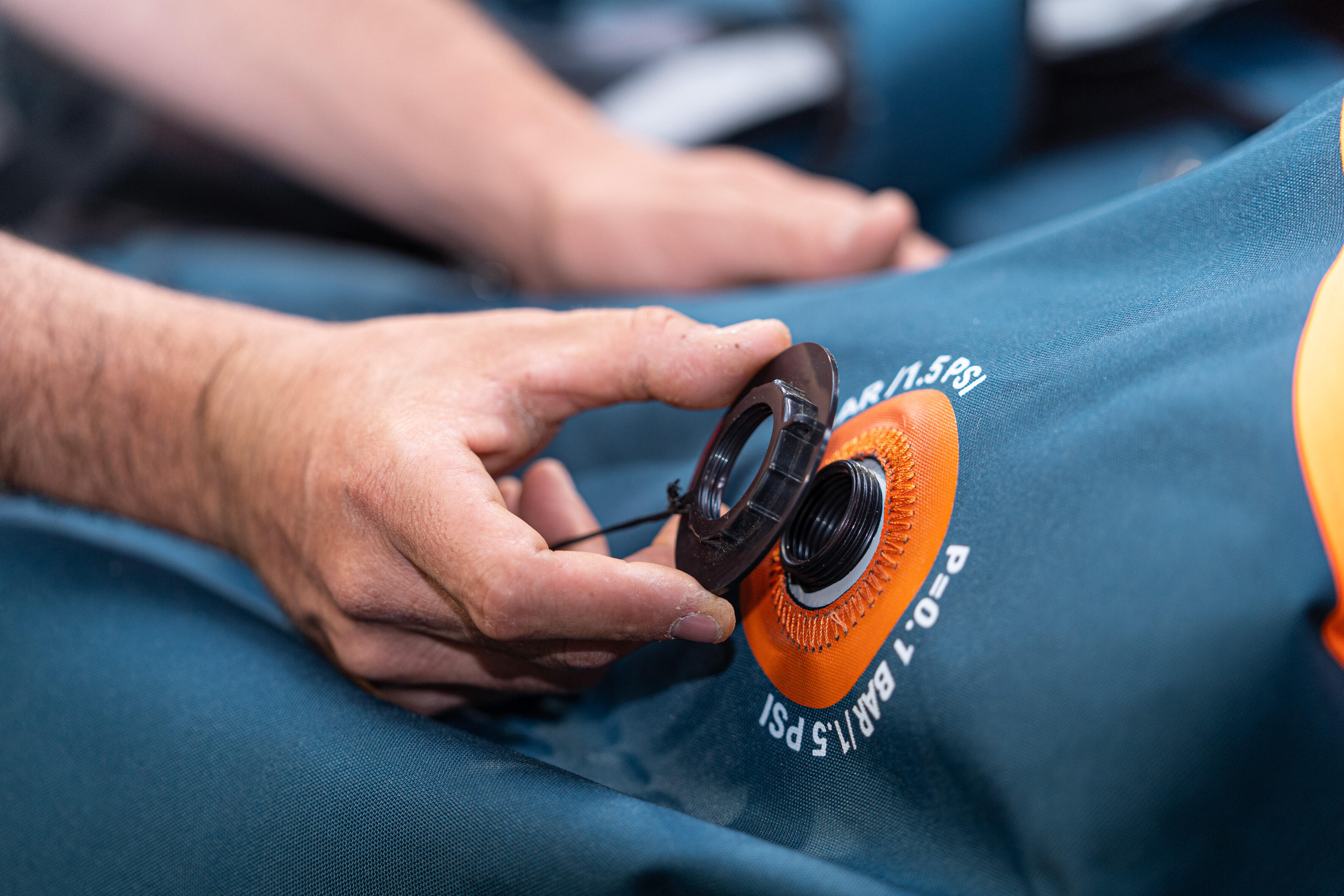 Changing the float tube bladder  - WORKSHOP
