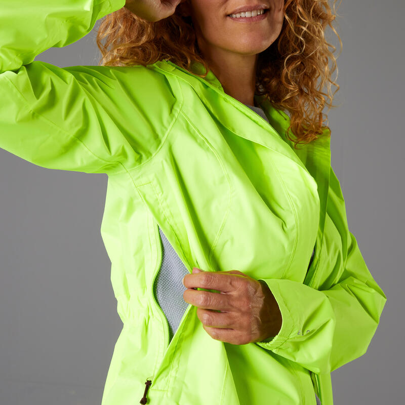 VESTE PLUIE VELO VILLE FEMME 120 JAUNE FLUO CERTIFIÉE EPI VISIBILITÉ JOUR