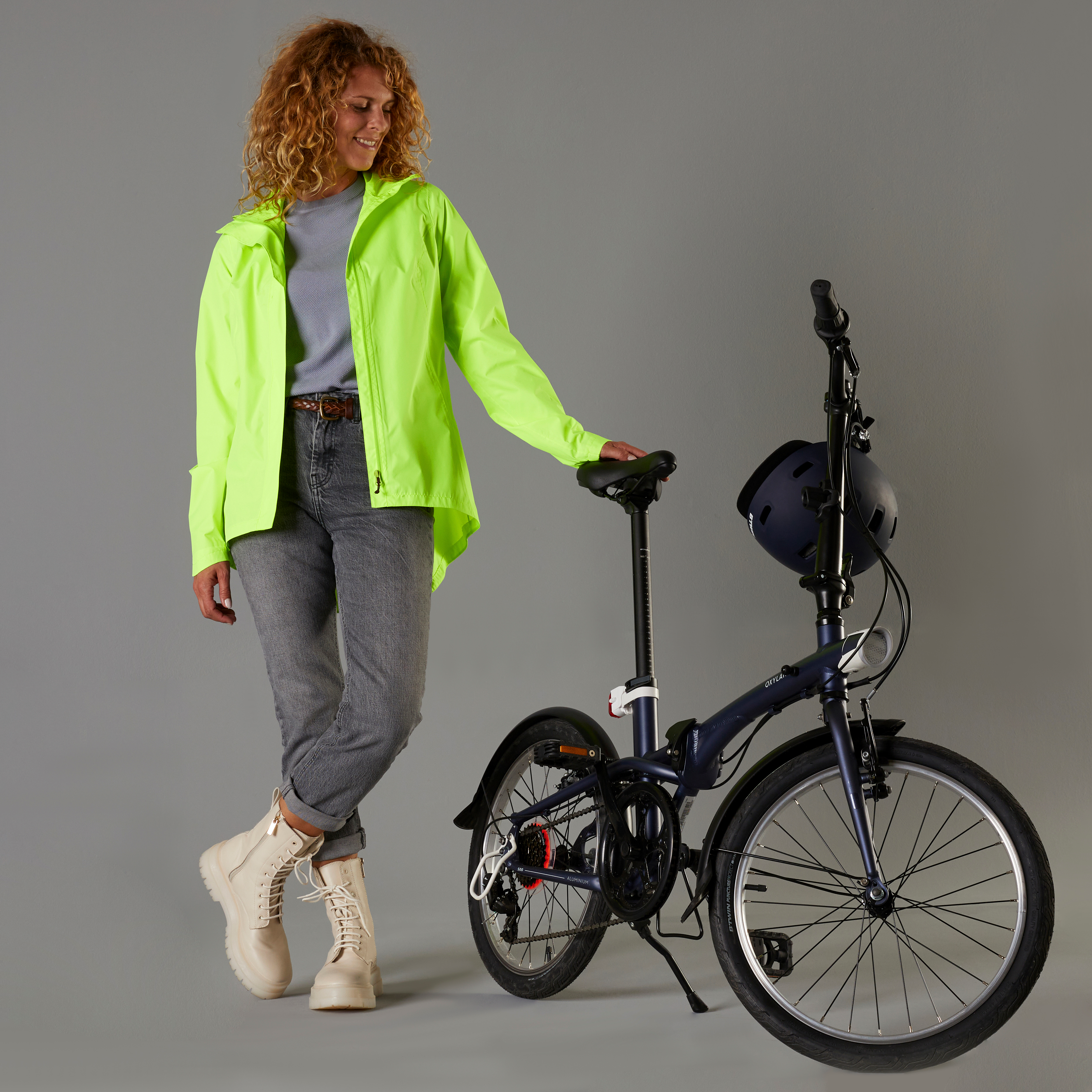 Veste pluie velo ville femme 120 jaune fluo certifiée epi visibilité jour - Vélos & Accessoires - BTWIN- Clubs - Entreprises - Collectivités - Associations