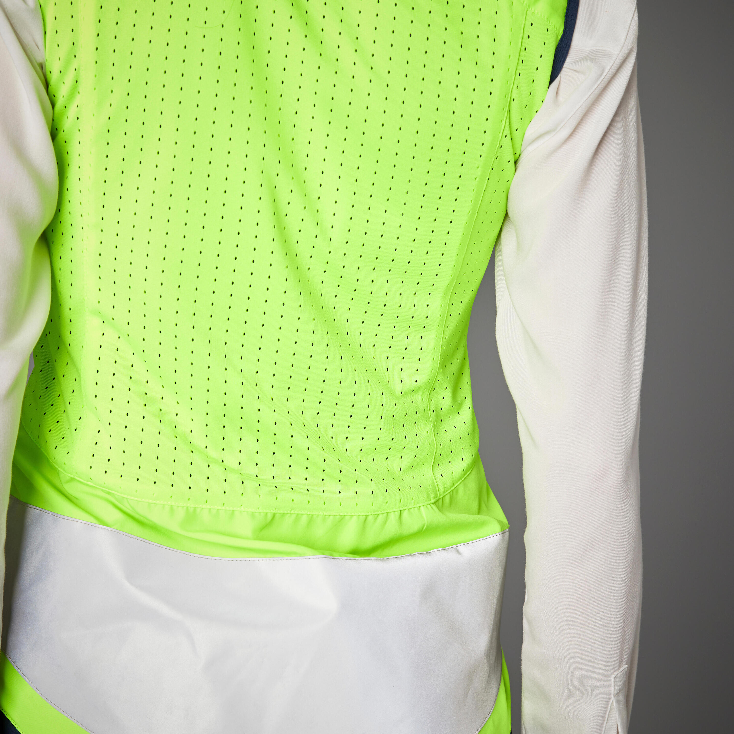 Gilet ciclismo donna 560 DPI fluo blu reversibile 4/19