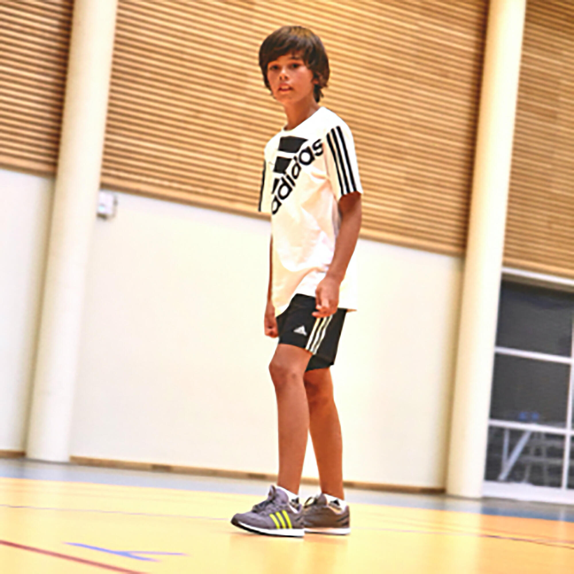 CALÇÕES DE DESPORTO RAPAZ 3 FAIXAS AEROREADY PRETO 7/13