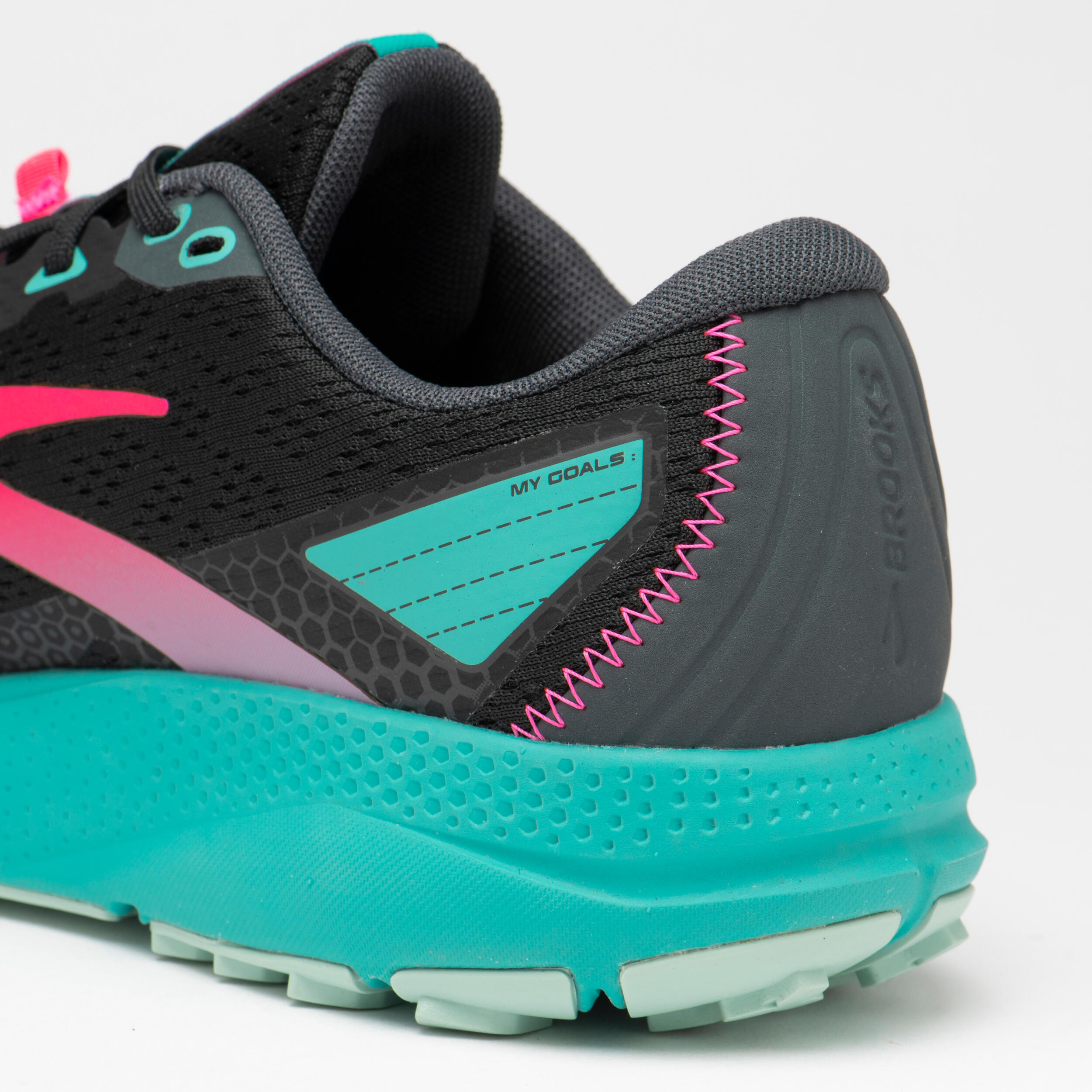 Brooks shoes china deals