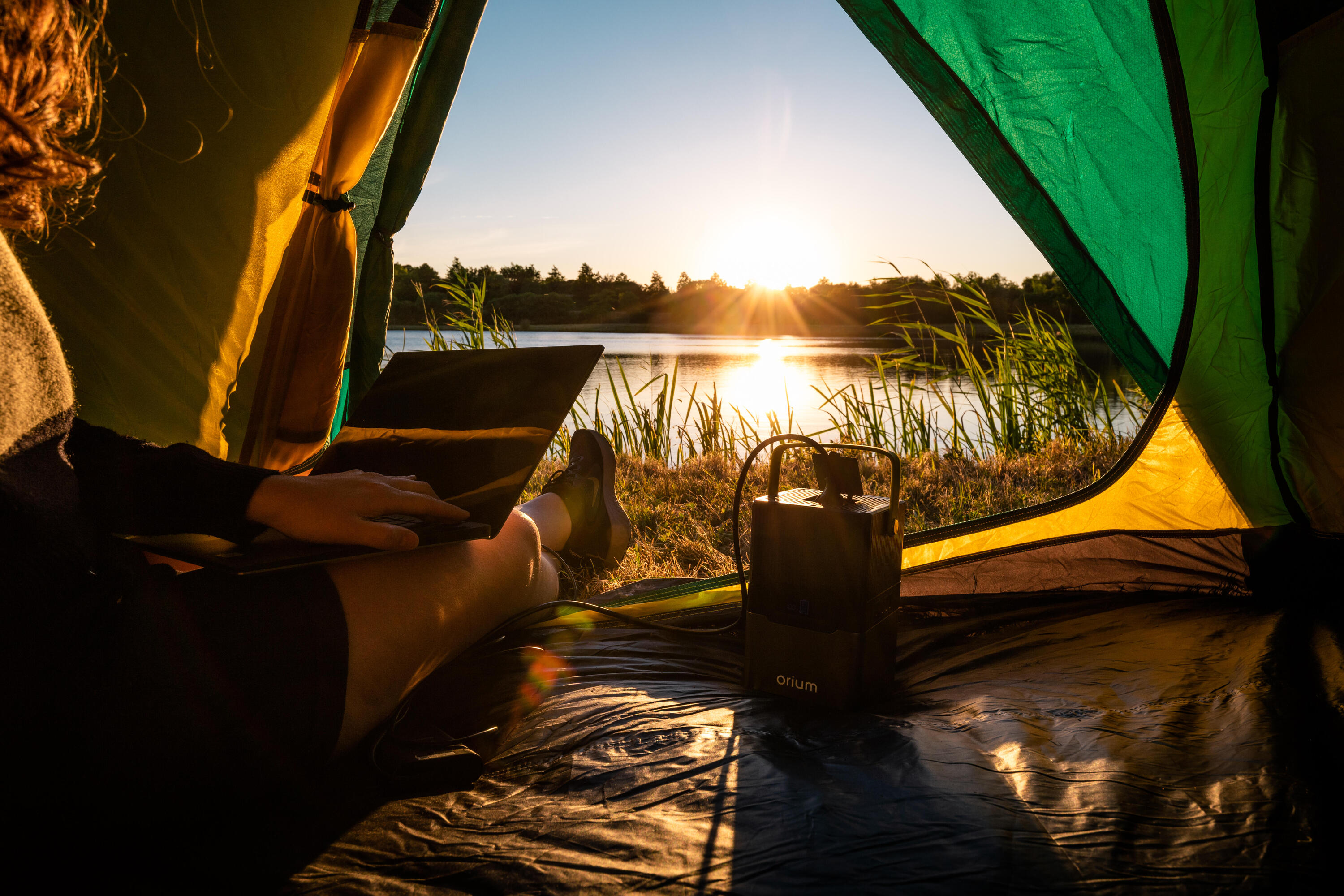 BATTERIE DE CAMPING 250 WATT 9/11