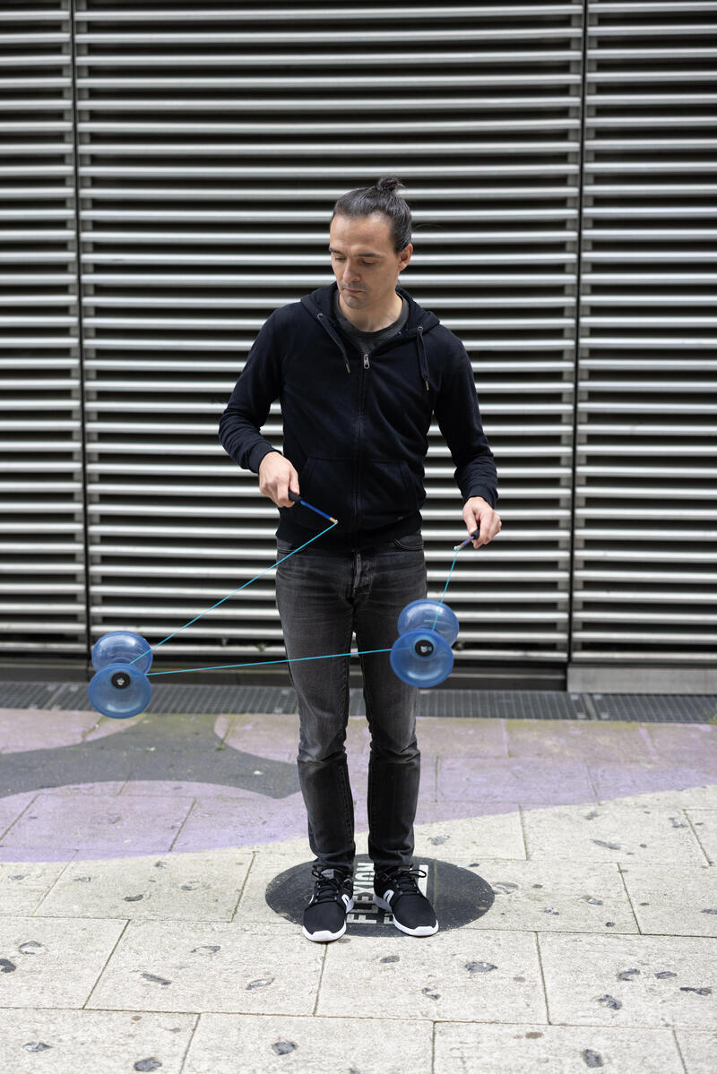 Diabolo 500 bleu à roulement avec baguettes en fibre de verre + sac de transport