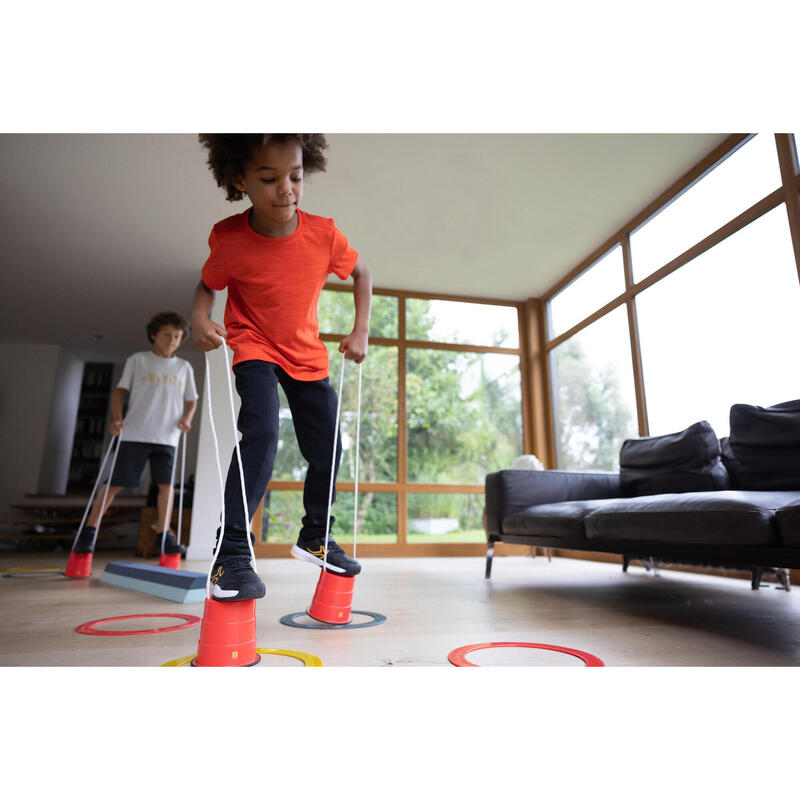 ECHASSES POTS POUR ENFANT AVEC PATINS ANTIDERAPANTS.