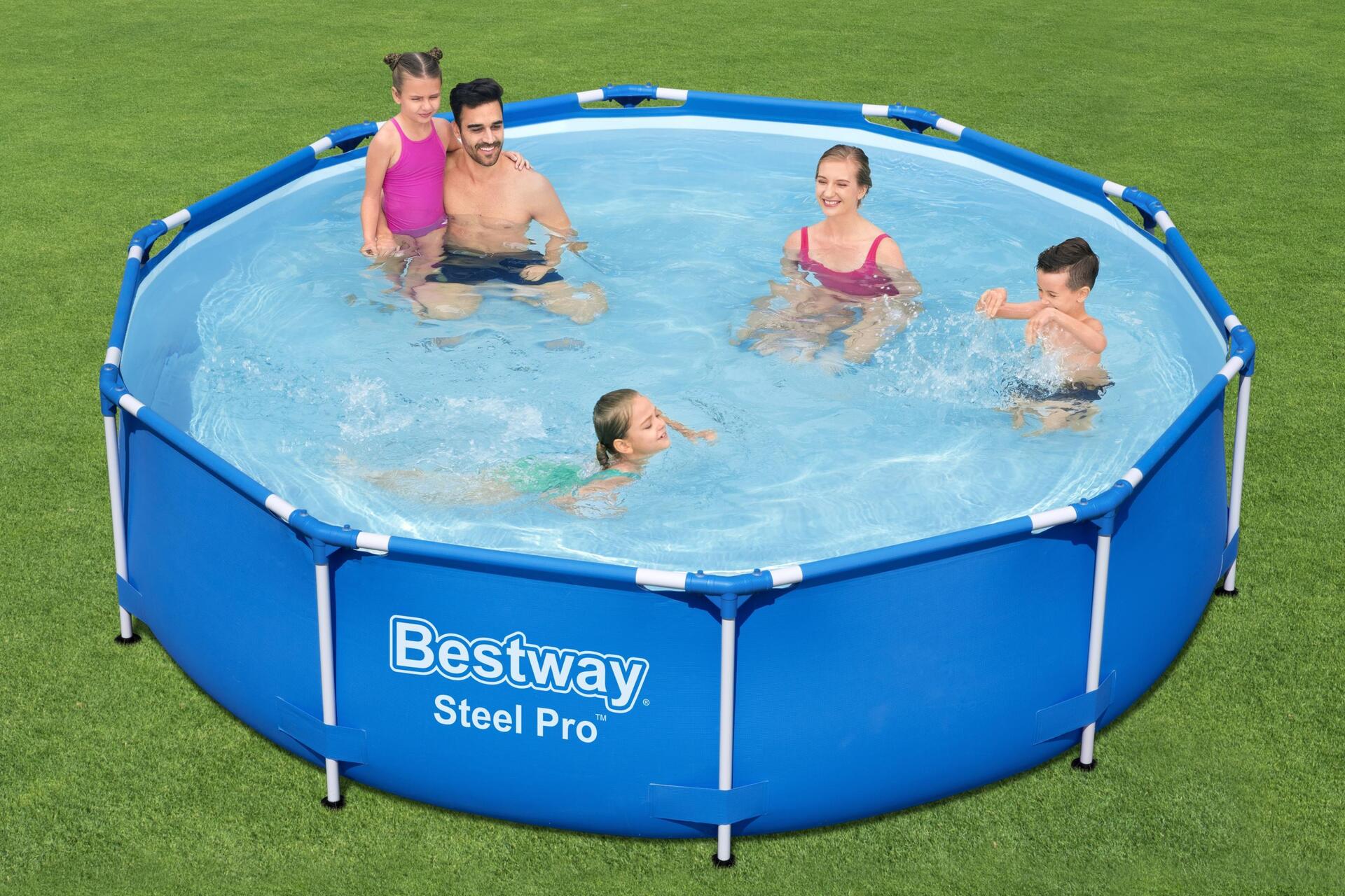 Cum să ajuți copilul să fie în siguranță la piscină?