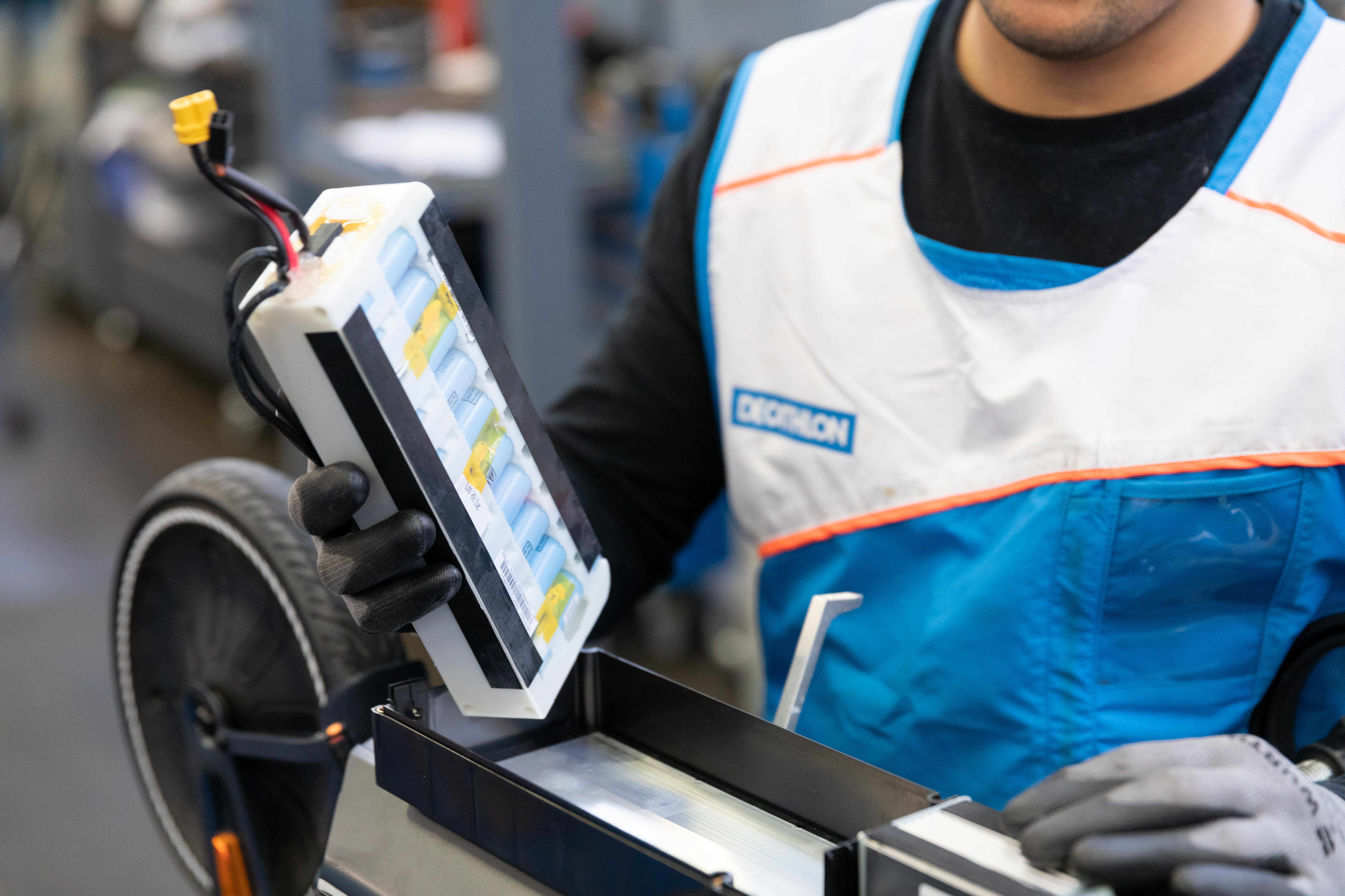 Battery replacement for R 900E / R 920E Scooters - WORKSHOP