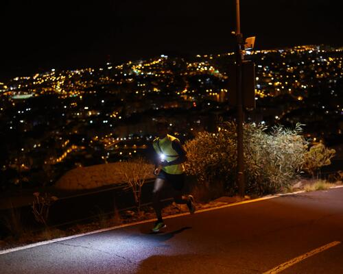 Continuer à rouler à vélo et à courir dans l'obscurité