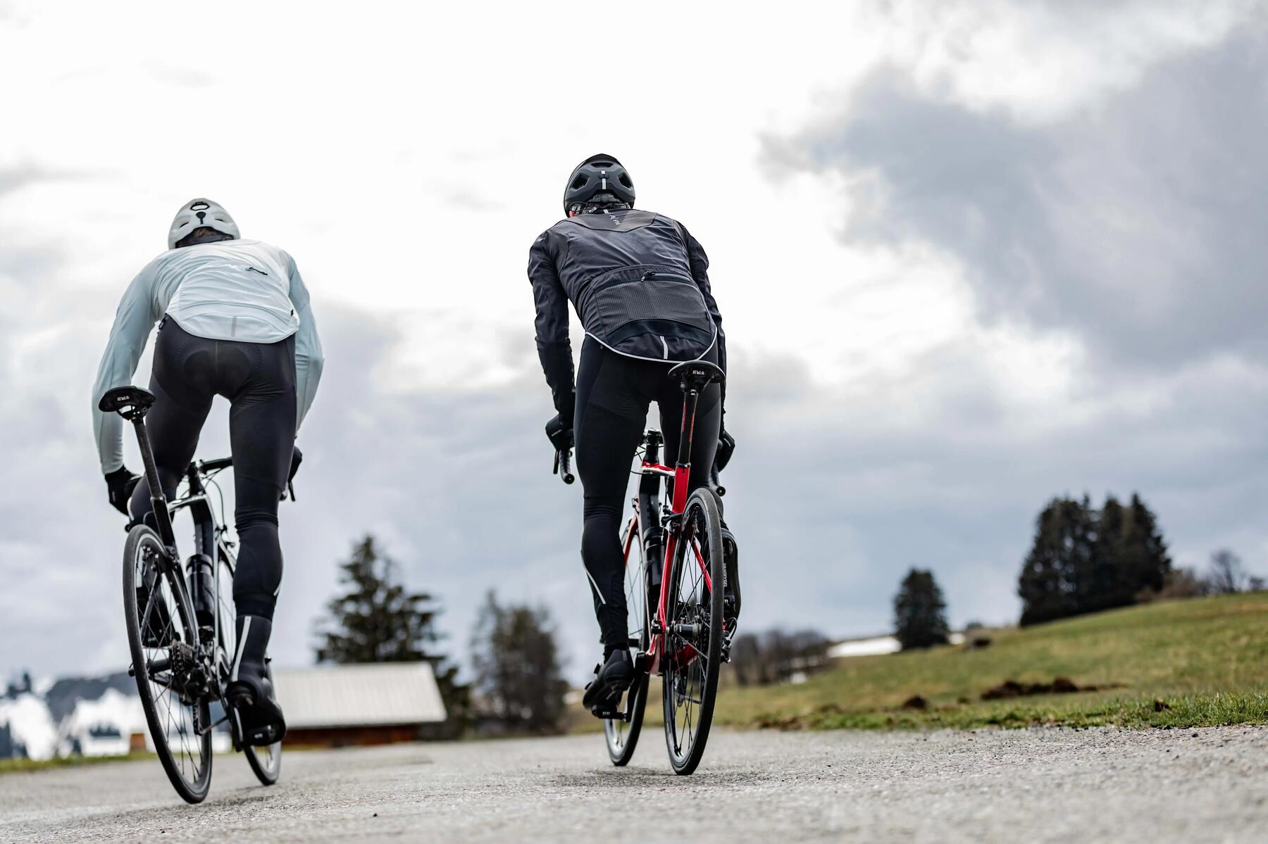 Welche Fahrradjacke im Winter & Sommer?