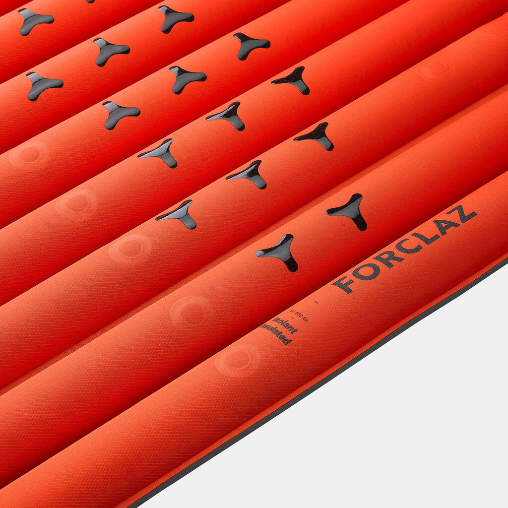 Nafukovací matrac na treking MT500 Air Isolant L 180 × 52 cm pre 1 osobu červený
