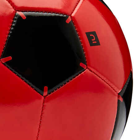 Futbolo kamuolys „First Kick“, 4 dydžio (9–12 m. vaikams), raudonas