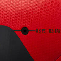 Balón de fútbol híbrido talla 5 FIFA BASIC F500 nieve y niebla rojo 