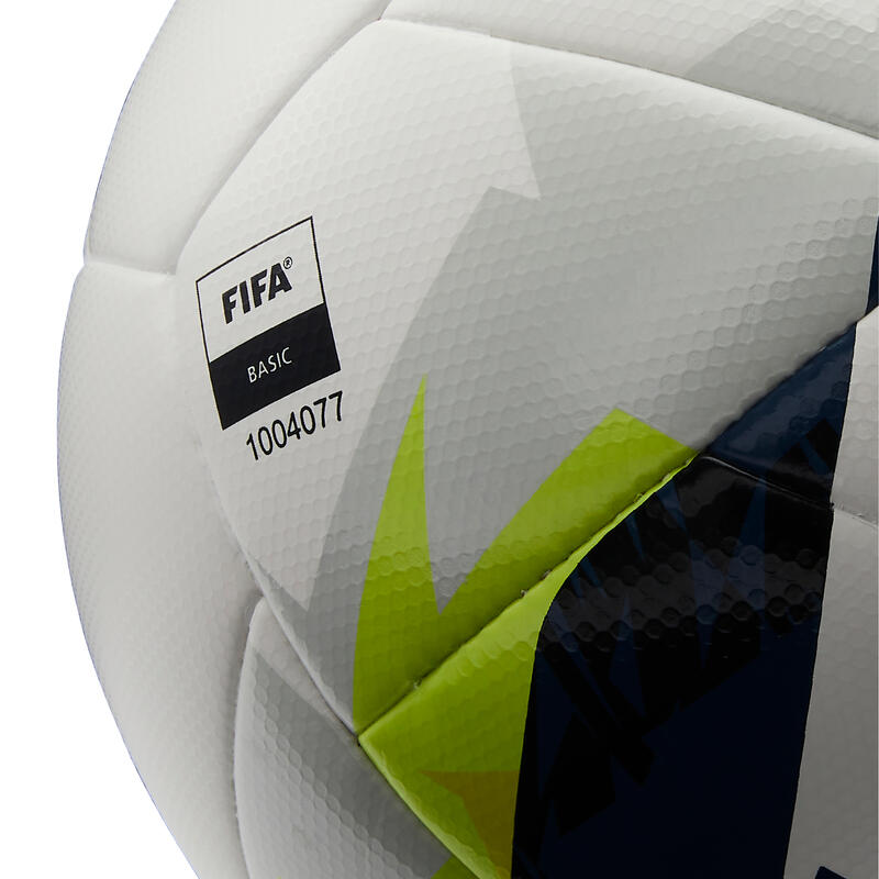 Voetbal F550 hybride FIFA BASIC maat 4 wit/geel