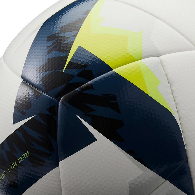 Fotbalový míč hybridní FIFA Basic F550 velikost 4 bílo-žlutý