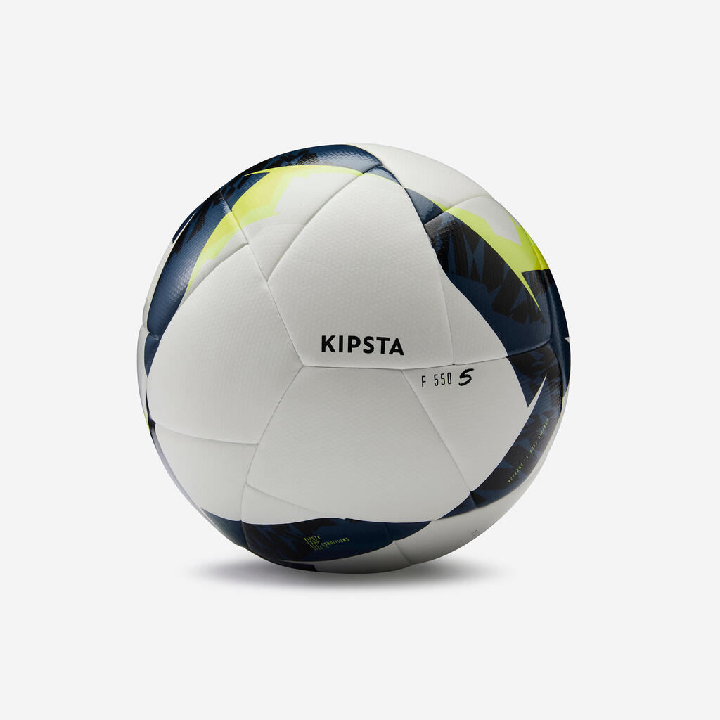 Υβριδική μπάλα ποδοσφαίρου FIFA Basic F550 μεγέθους 5- Λευκό/Κίτρινο