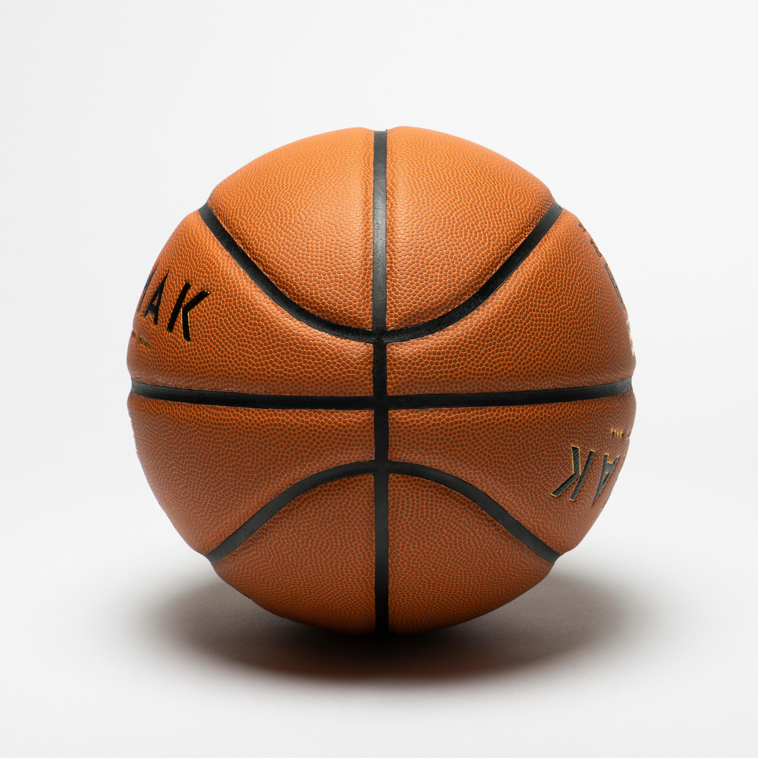 BT900X Grip Size 7 Basketball. FIBA-approved for boys and adults