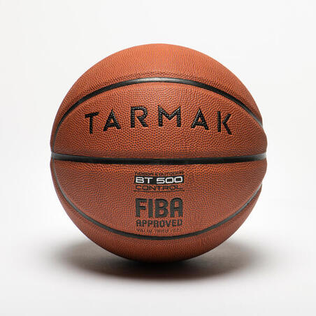 Ballon de basket BT500 taille 7 Marron Fiba garçon et homme à partir de 13 ans.